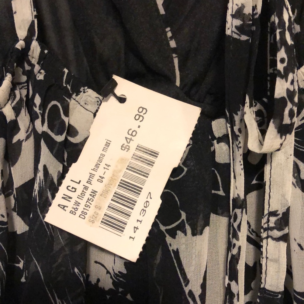 Dress - Picture 5 of 6